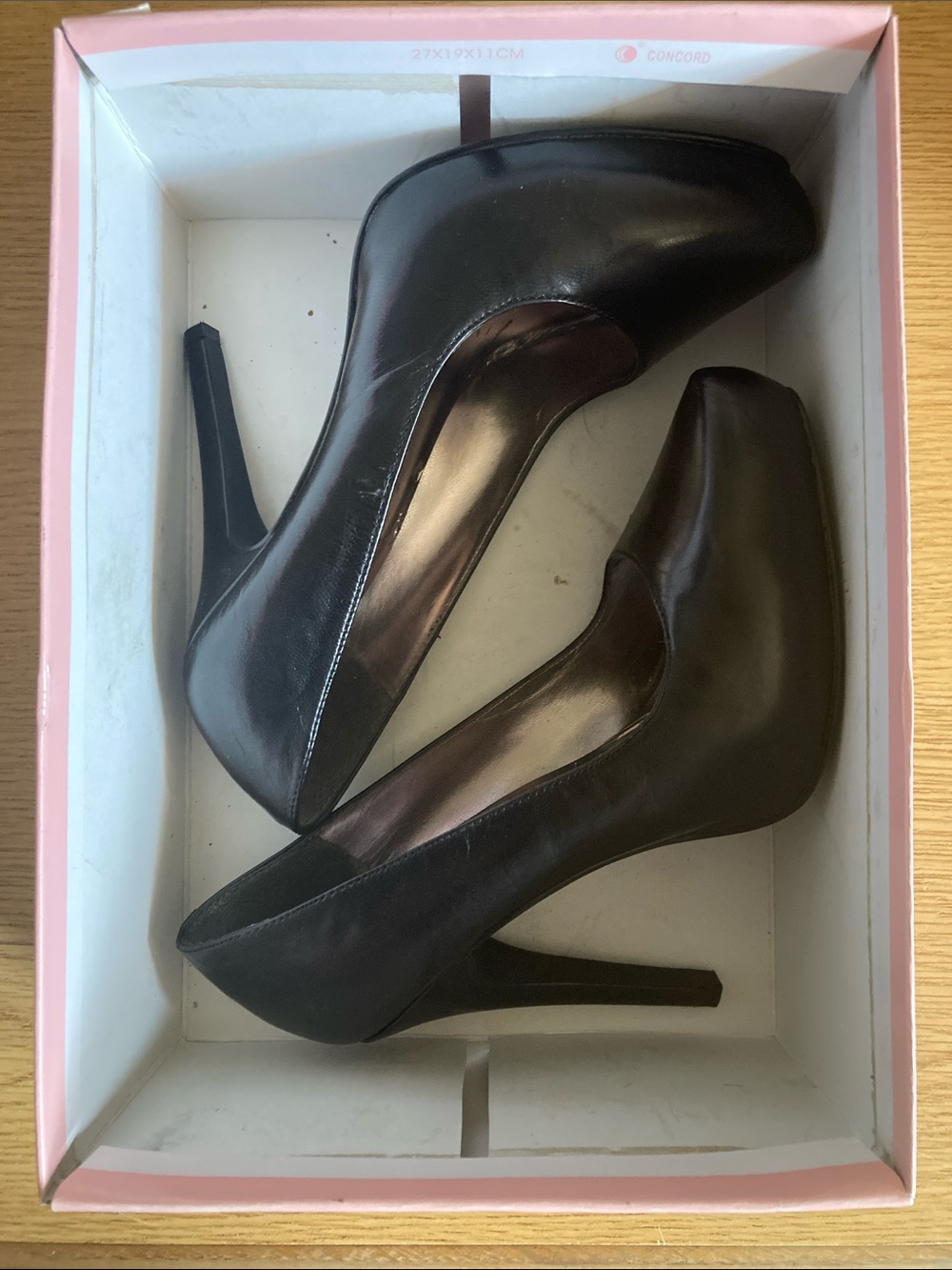 Maripe Black Pointed-Toe Leather Pumps